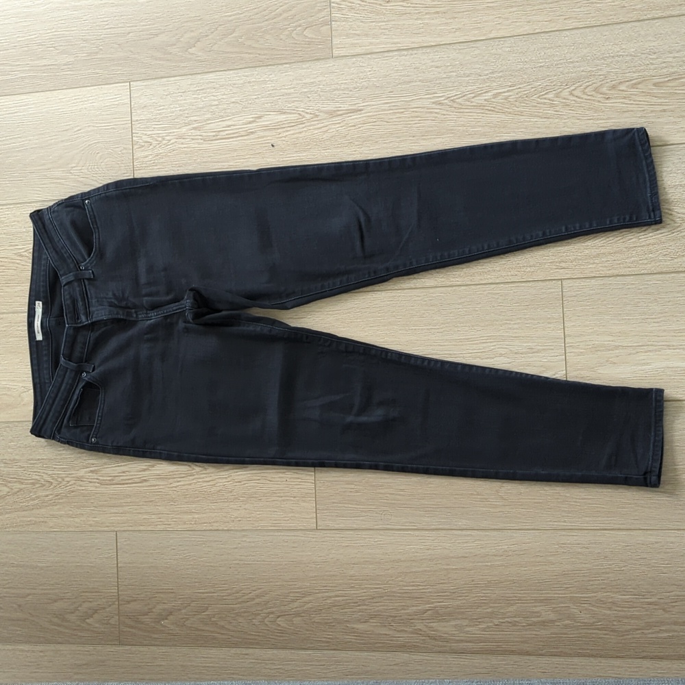 Levi's black 811 curvy skinny jeans size 28